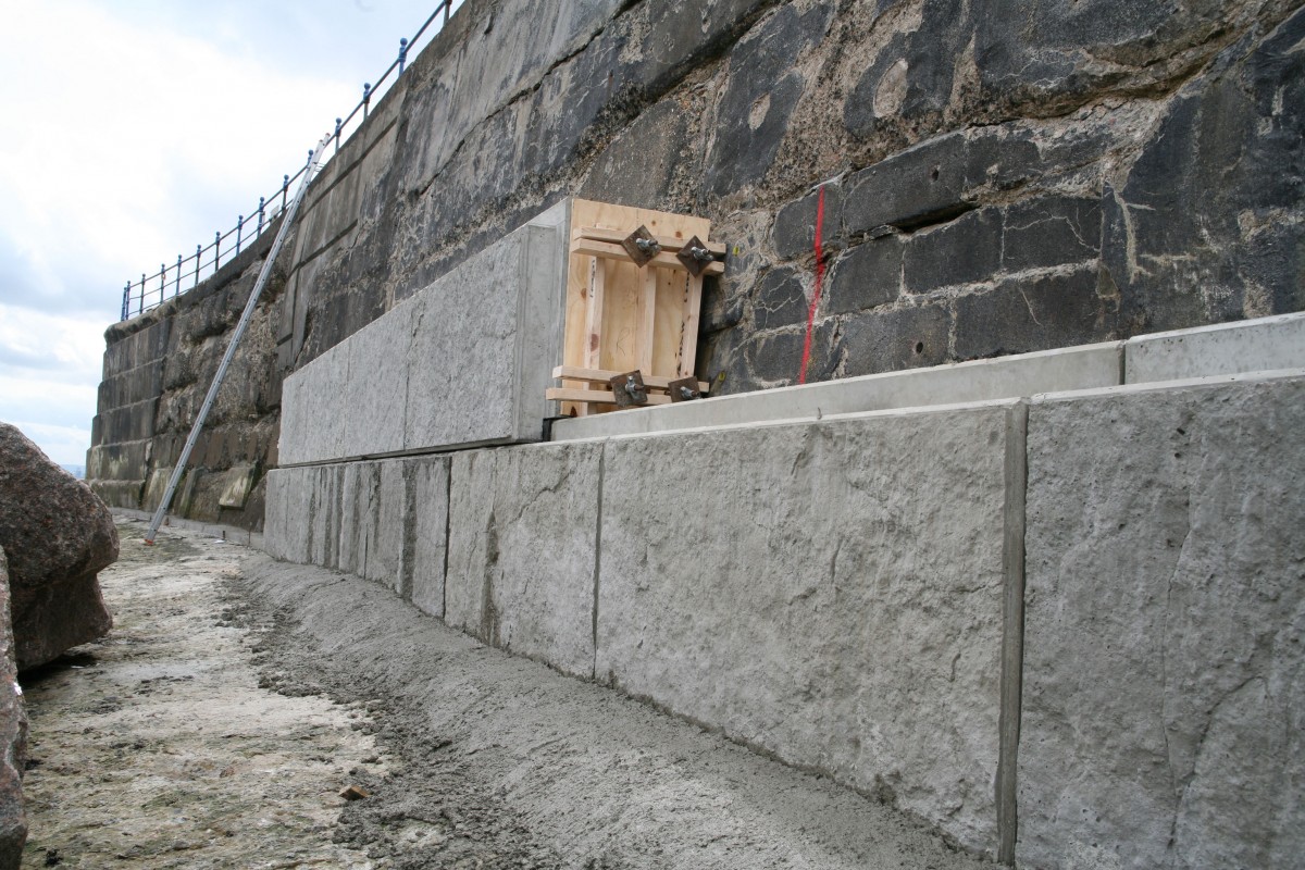 decorative stone flood wall height on house