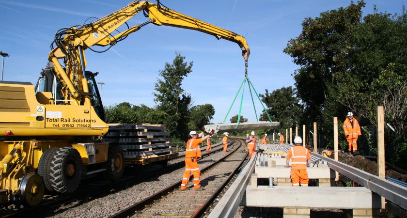 Network Rail : bespoke concrete railway station platform extensions