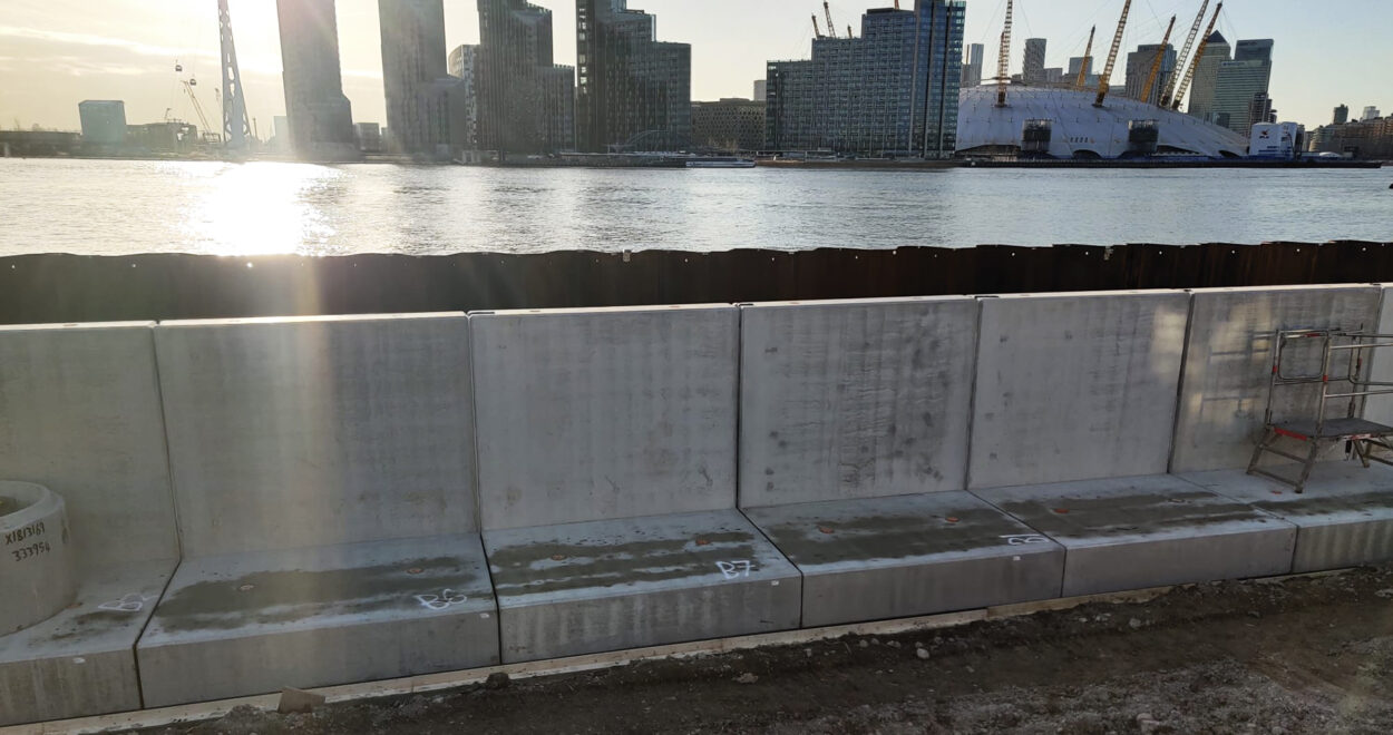 London River wall replacement