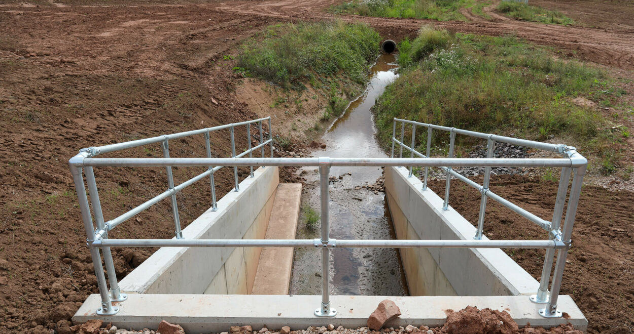 Cast insitu low flow channel and walkway